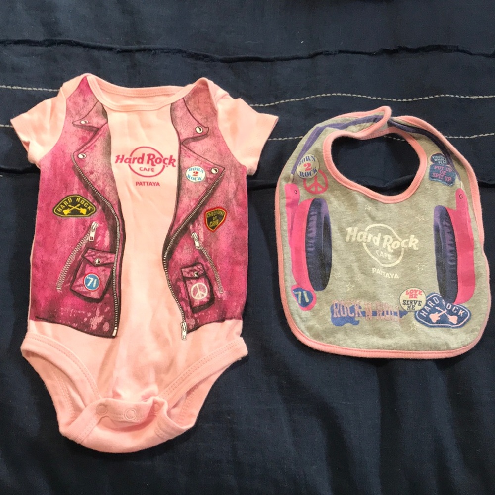 Baby Girl Hard Rock Cafe Pattaya onesie & bib. 6M